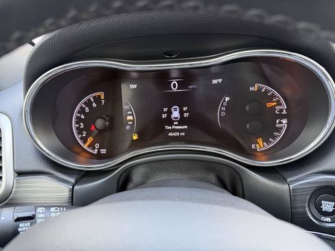 Used 2021 Jeep Grand Cherokee Limited image 18