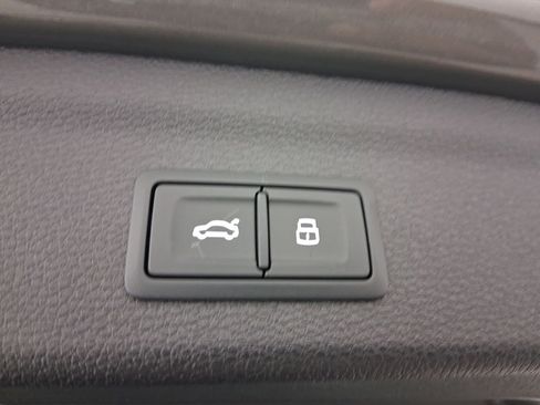 New 2025 Audi Q3 2.0T Premium image 27