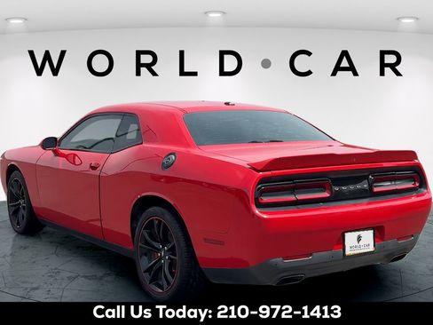 Used 2018 Dodge Challenger SXT w/ Super Sport Group (SS/T) RWD image 5