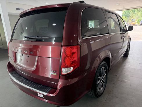 Used 2017 Dodge Grand Caravan SXT FWD image 8