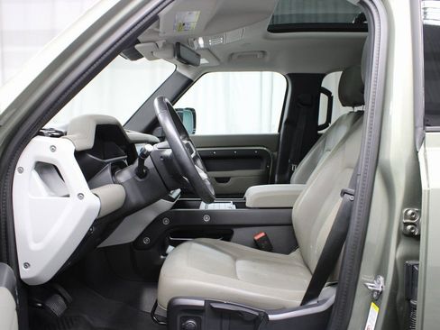 Used 2020 Land Rover Defender 110 S image 9