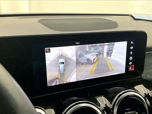Certified 2022 Mercedes-Benz GLB 250 4MATIC image 29