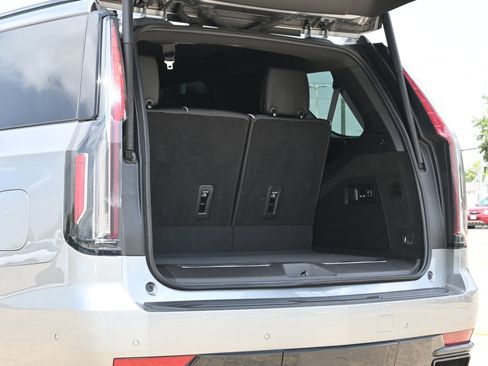 Used 2023 Cadillac Escalade Premium Luxury w/ Performance Package RWD image 23