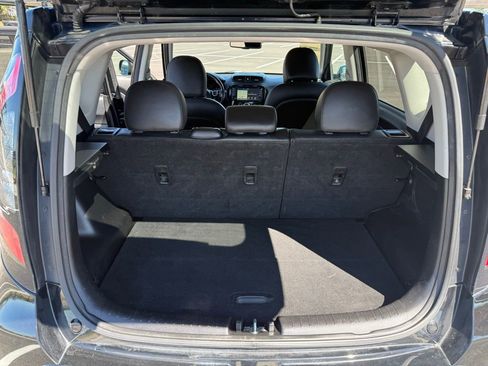 Used 2016 Kia Soul ! w/ Premium Package FWD image 24