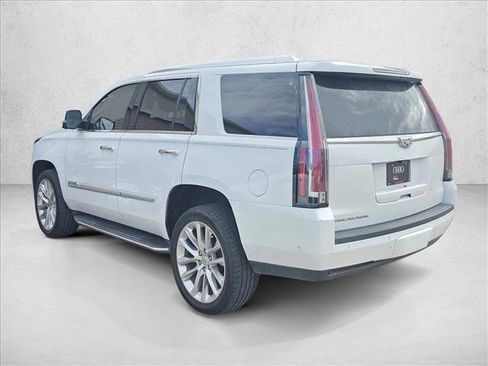 Used 2019 Cadillac Escalade Luxury image 7