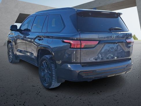 Used 2023 Toyota Sequoia Platinum image 4