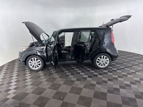 Used 2017 Kia Soul + w/ Primo Package FWD image 9