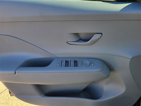 New 2026 Hyundai Kona SE image 12