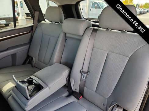 Used 2010 Hyundai Santa Fe GLS image 21
