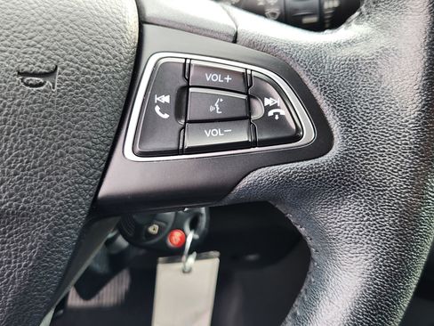 Used 2017 Ford Focus SE image 23