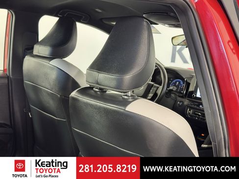 Used 2025 Toyota Camry SE image 18