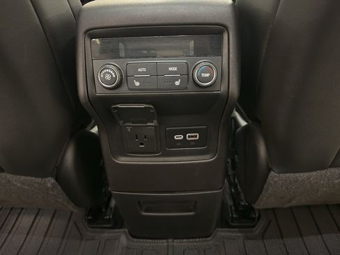 Used 2022 GMC Acadia AT4 w/ Technology Package AWD/4WD image 27
