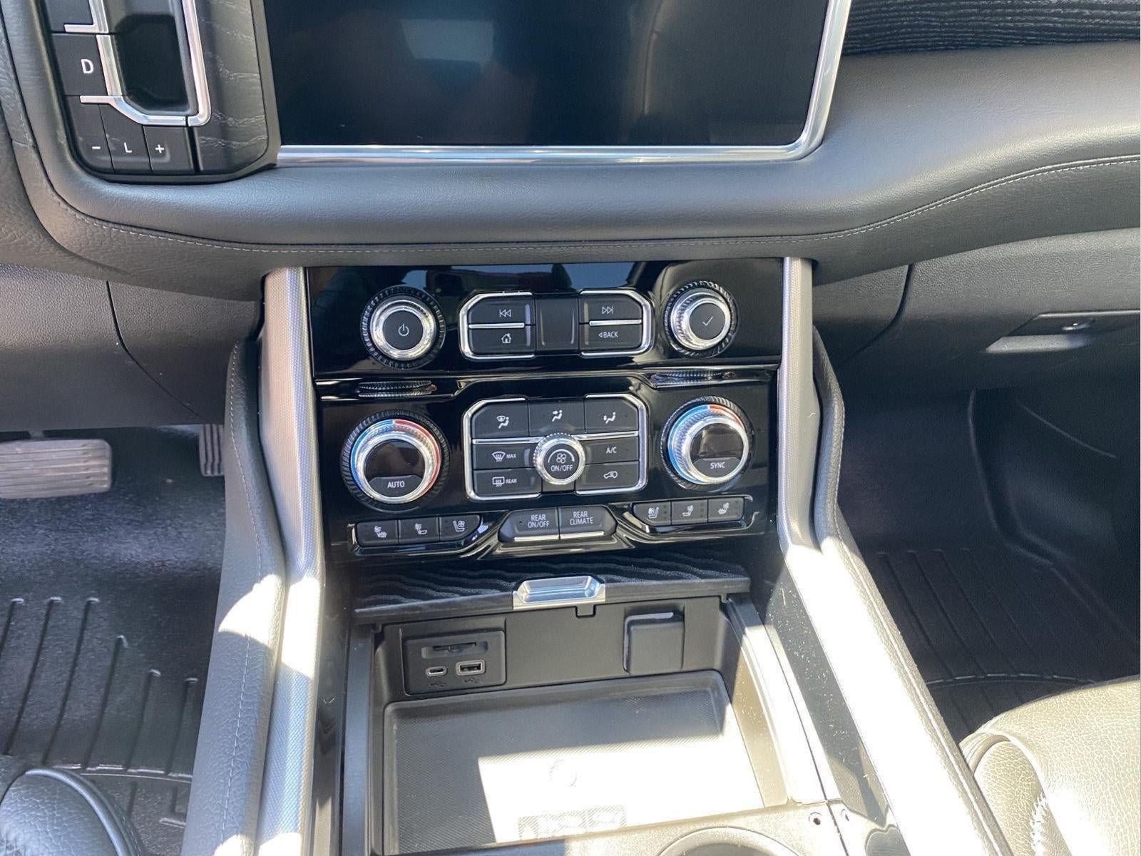 Used 2021 GMC Yukon XL Denali w/ Denali Ultimate Package AWD/4WD image 15