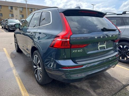 Used 2022 Volvo XC60 B5 Momentum w/ Advanced Package AWD/4WD image 4