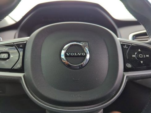 Used 2022 Volvo XC90 T6 Momentum w/ Advanced Package image 25