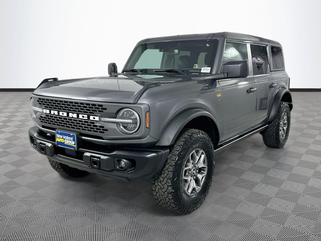 Used 2025 Ford Bronco Badlands AWD/4WD image 3