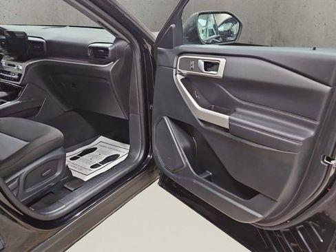 Used 2024 Ford Explorer XLT image 17