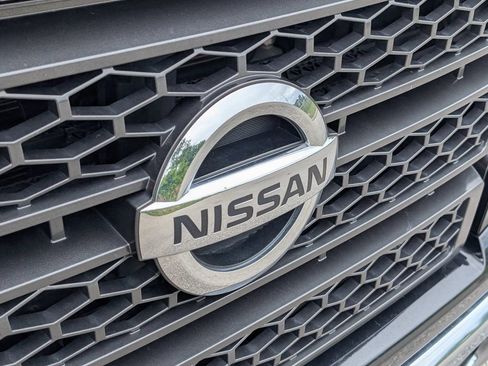 Used 2021 Nissan Titan SV w/ SV Convenience Package RWD image 10
