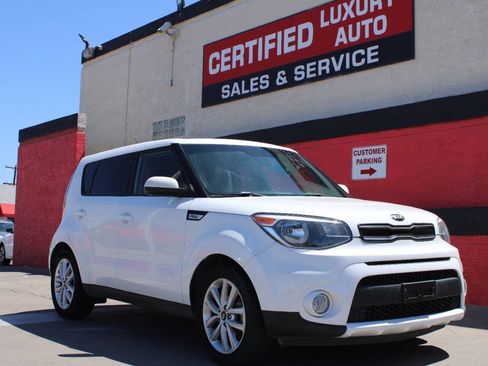 Used 2018 Kia Soul + FWD image 5