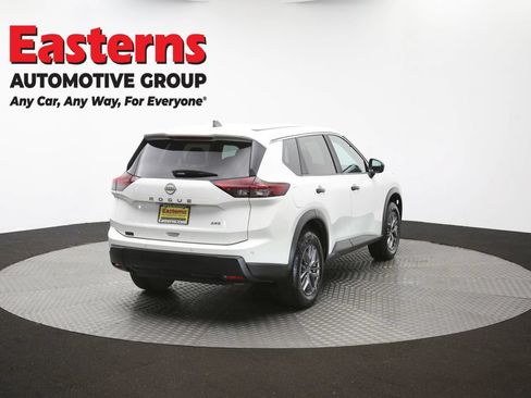 Used 2024 Nissan Rogue S AWD/4WD image 40