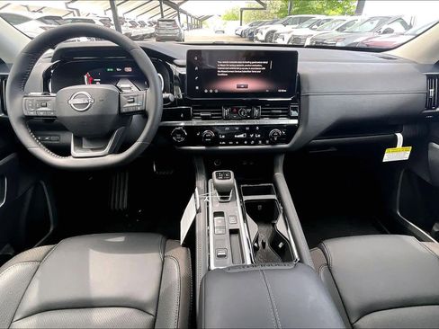 New 2026 Nissan Pathfinder SL FWD image 5