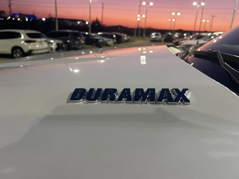 Used 2024 Chevrolet Silverado 1500 High Country w/ High Country Premium Package image 4