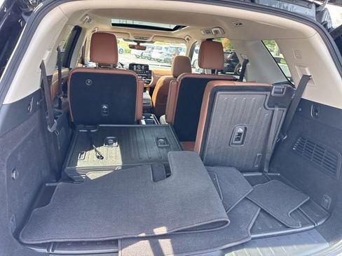 Used 2025 Nissan Pathfinder Platinum AWD/4WD image 22