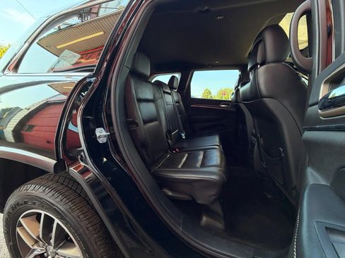 Used 2017 Jeep Grand Cherokee Limited AWD/4WD image 15