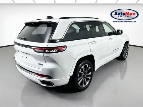 Used 2022 Jeep Grand Cherokee Overland w/ Advanced Protech Group III AWD/4WD image 2