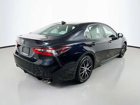 Used 2023 Toyota Camry SE w/ Convenience Package FWD image 4