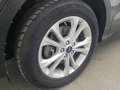 Used 2018 Ford Escape SE w/ Ford Safe & Smart Package AWD/4WD image 31