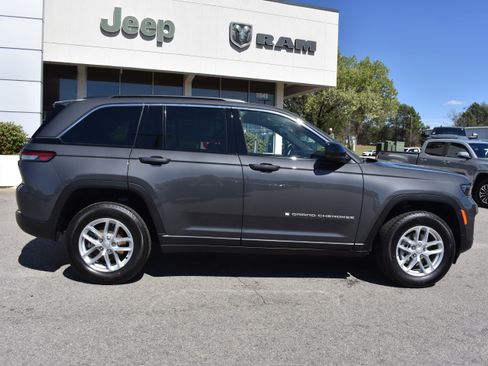 New 2026 Jeep Grand Cherokee Laredo X RWD image 10