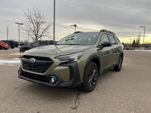 Used 2025 Subaru Outback Onyx Edition w/ Popular Package #2 image 13