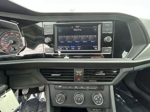 Used 2021 Volkswagen Jetta R-Line FWD image 17