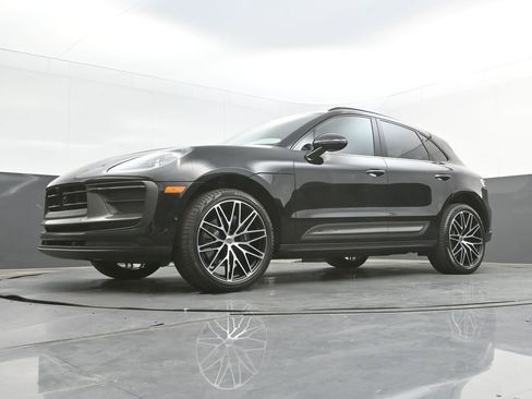 Certified 2024 Porsche Macan Turbo AWD/4WD image 32