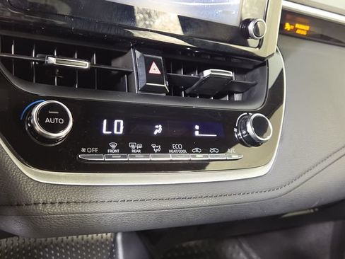 Used 2020 Toyota Corolla SE FWD image 19