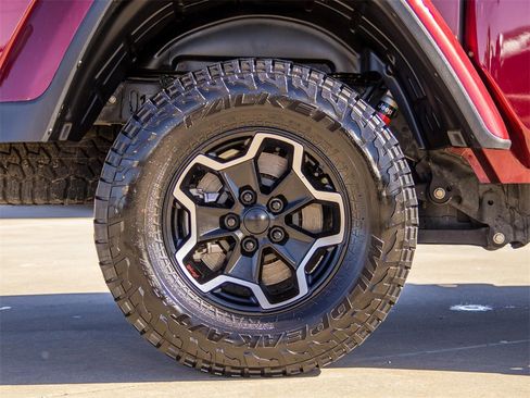 Used 2021 Jeep Gladiator Rubicon image 9