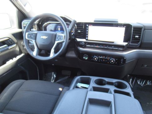 Certified 2024 Chevrolet Silverado 1500 LT AWD/4WD image 13