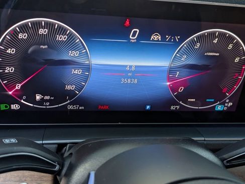 Used 2024 Mercedes-Benz GLE 350 4MATIC image 11