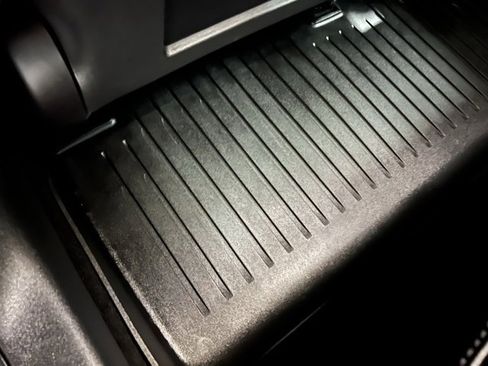 Used 2023 Tesla Model 3 Standard Range image 20