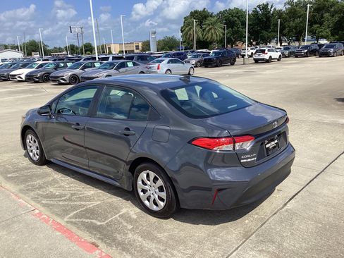 Used 2026 Toyota Corolla LE FWD image 5