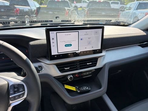 New 2026 Ford Explorer Active w/ Active Comfort Package RWD image 17