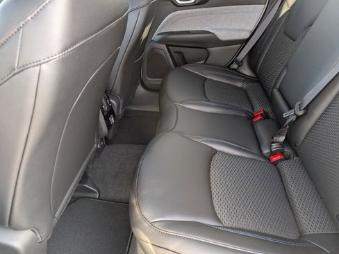 New 2026 Jeep Compass Latitude image 9