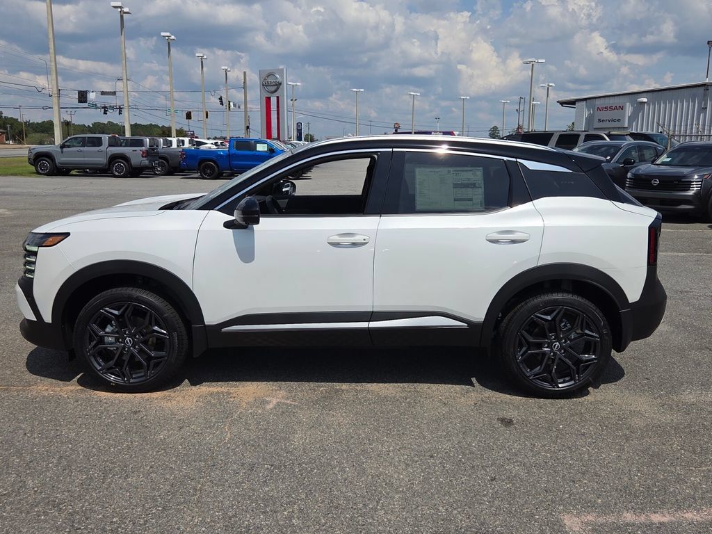 New 2027 Nissan Kicks SR w/ SR Premium Package FWD image 2