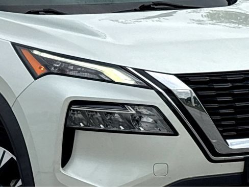 Used 2023 Nissan Rogue SV FWD image 11