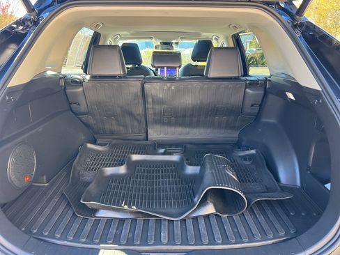 Used 2023 Toyota RAV4 XLE Premium image 28