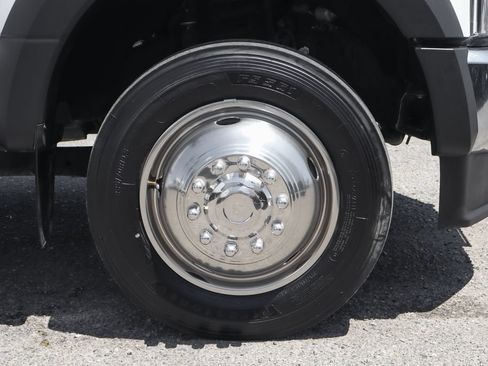 Used 2020 Ford F550 2WD Regular Cab Super Duty image 40
