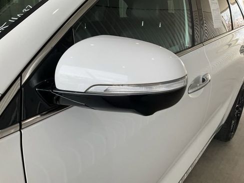 Used 2019 Kia Sorento SX image 3