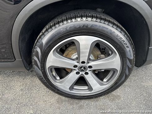 Used 2019 Mercedes-Benz GLC 300 4MATIC image 10