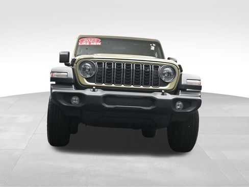 Used 2025 Jeep Wrangler Sport AWD/4WD image 27